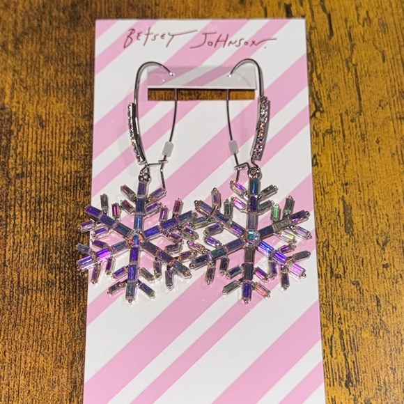 Betsey Johnson iridescent Snowflake Earrings - Picture 4 of 5